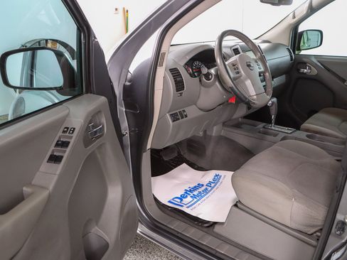 Used 2019 Nissan Frontier SV w/ Value Truck Package RWD image 3