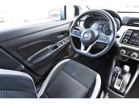 Used 2020 Nissan Versa SV FWD image 9