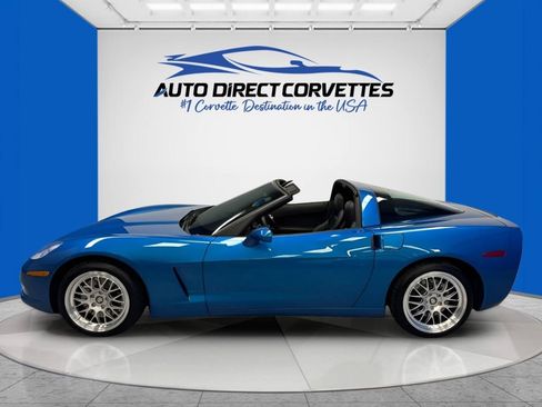 Used 2011 Chevrolet Corvette Coupe w/ 1LT RWD image 7