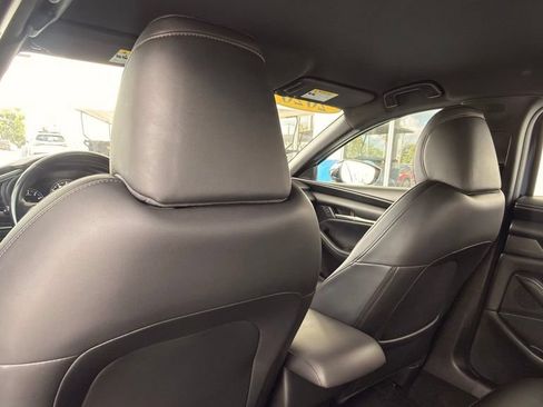 Used 2020 MAZDA MAZDA3 Hatchback FWD image 8