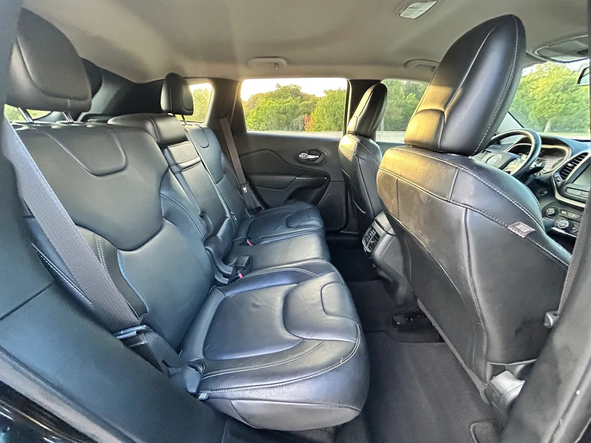 Used 2015 Jeep Cherokee Limited FWD image 15