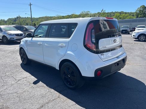 Used 2017 Kia Soul FWD image 5