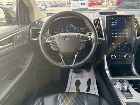 Used 2024 Ford Edge Titanium image 16