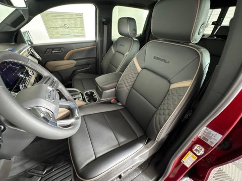 New 2026 GMC Canyon Denali w/ LPO, Black Badging Package AWD/4WD image 23