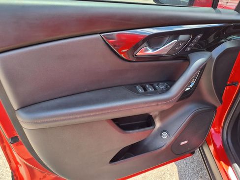 Used 2021 Chevrolet Blazer RS w/ Enhanced Convenience Package FWD image 13