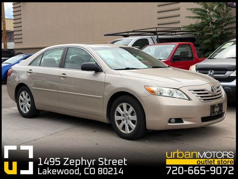 Used 2007 Toyota Camry XLE FWD image 1