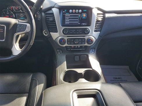 Used 2019 GMC Yukon SLT image 17