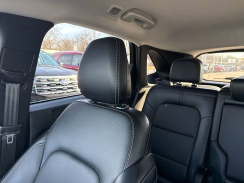 Used 2025 Ford Escape Platinum image 41