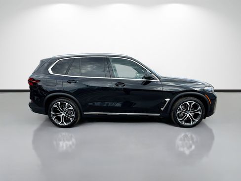 Used 2025 BMW X5 xDrive50e w/ Premium Package AWD/4WD image 6