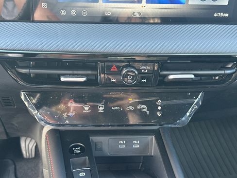 New 2026 Nissan Kicks SR image 29