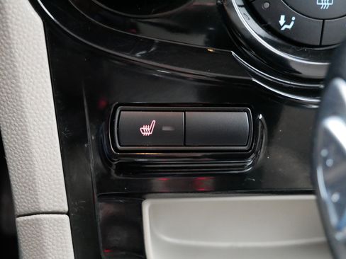 Used 2014 Ford Fiesta Titanium image 32