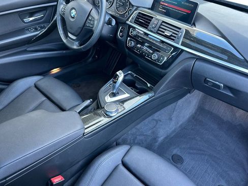Used 2018 BMW 320i xDrive Sedan image 16