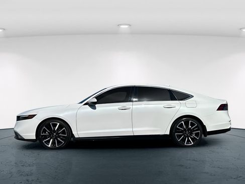 Used 2023 Honda Accord Touring image 3