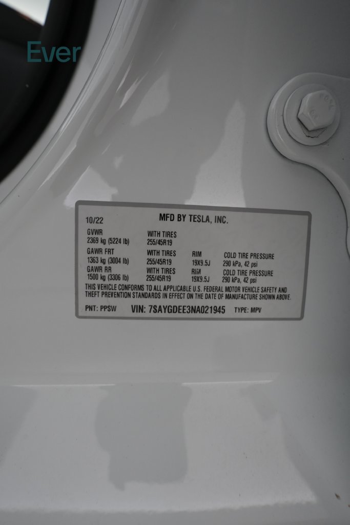Used 2022 Tesla Model Y Long Range AWD/4WD image 26