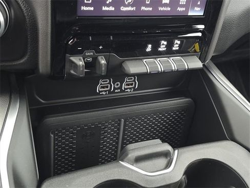 New 2026 RAM 1500 4x4 Crew Cab image 11