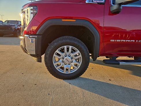 Used 2024 GMC Sierra 2500 SLT w/ SLT Premium Package image 10