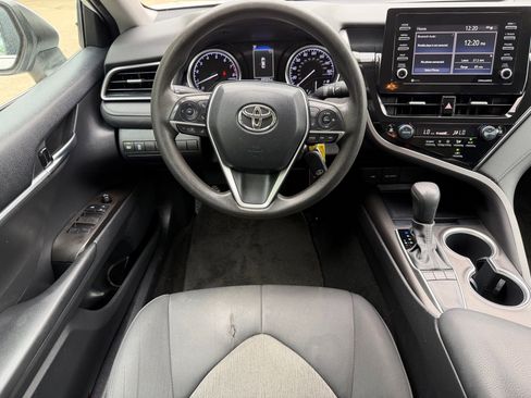 Used 2022 Toyota Camry LE FWD image 21