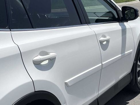Used 2017 Toyota RAV4 LE AWD/4WD image 21