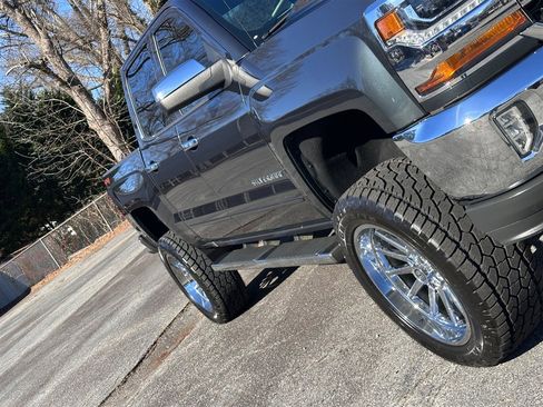 Used 2018 Chevrolet Silverado 1500 LT w/ All Star Edition image 25