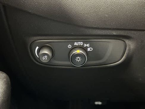 Used 2023 Chevrolet Equinox LT FWD image 19