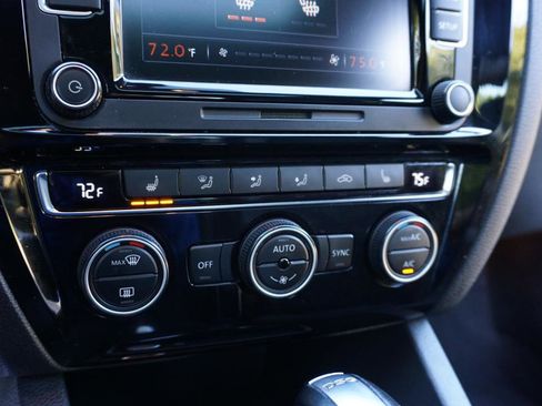 Used 2015 Volkswagen Jetta GLI SE FWD image 16