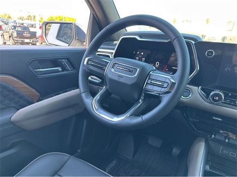 New 2026 GMC Canyon Denali image 27