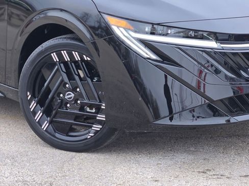 New 2026 Nissan Sentra SR w/ Floor Mat Package FWD image 3