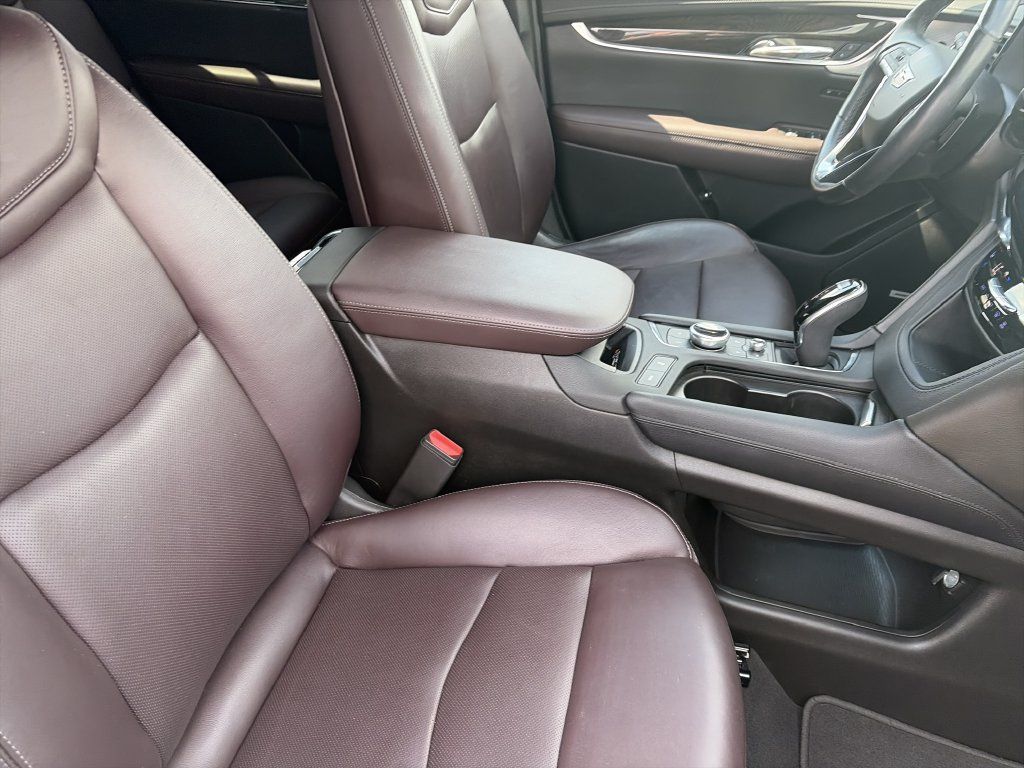 Used 2023 Cadillac XT6 Premium Luxury FWD image 34