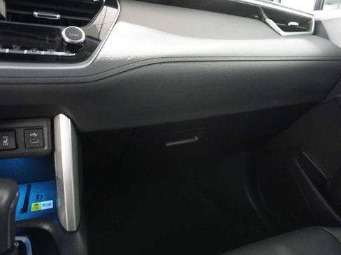 Used 2023 Toyota Corolla Cross XLE image 17