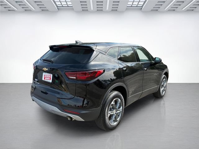 Used 2025 Chevrolet Blazer LT AWD/4WD image 4