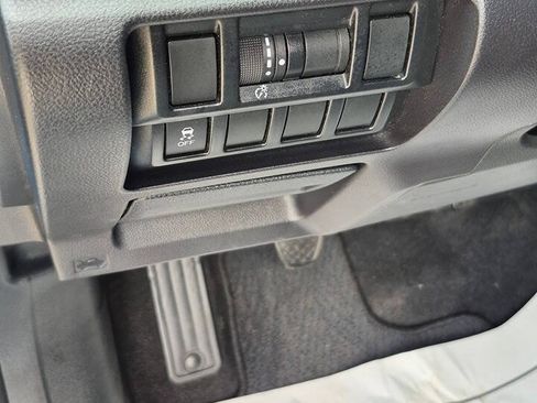 Used 2018 Subaru Impreza 2.0i AWD/4WD image 34