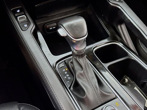 Used 2024 Kia Telluride EX w/ EX Captain's Chair Package AWD/4WD image 19