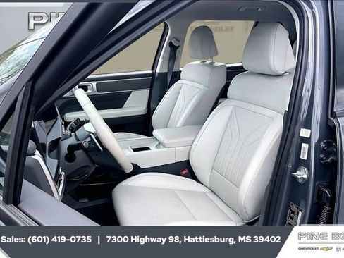 Used 2025 Hyundai Santa Fe SEL image 18