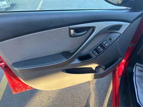 Used 2016 Hyundai Elantra SE w/ Option Group 02 image 19