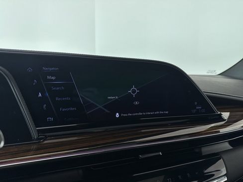 Used 2022 Cadillac Escalade ESV Premium Luxury image 13