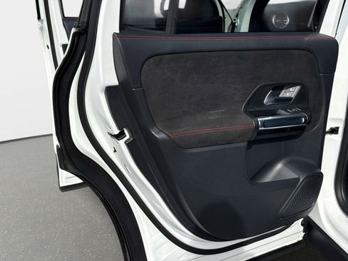 Used 2023 Mercedes-Benz GLB 250 GLB 250 image 15