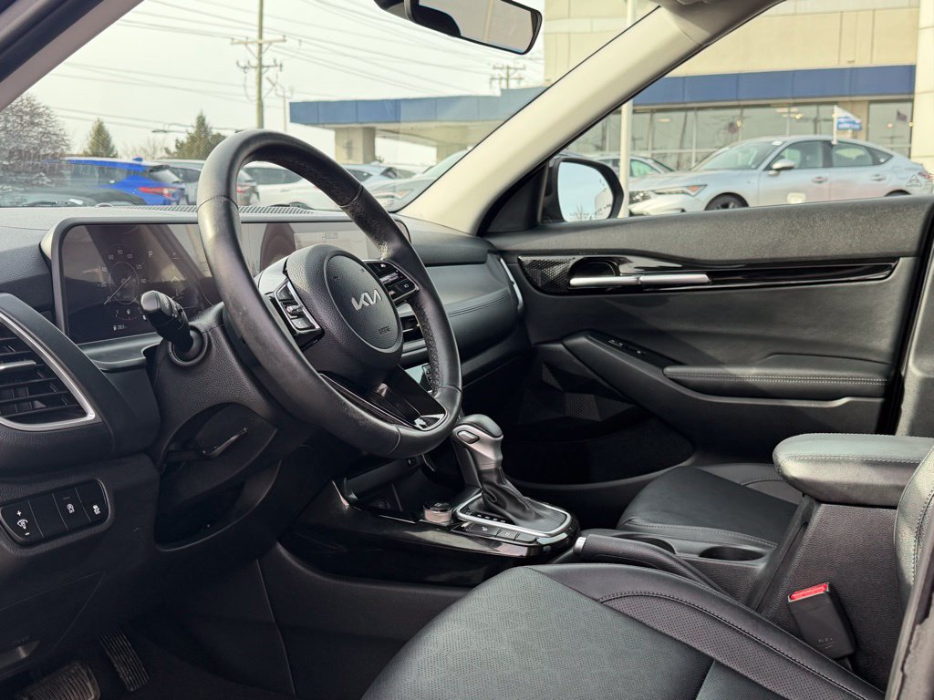 Used 2024 Kia Seltos EX AWD/4WD image 8