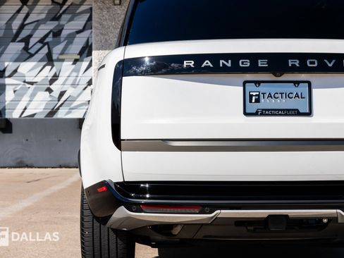 Used 2023 Land Rover Range Rover SE image 15