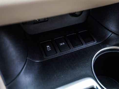 Used 2016 Toyota Highlander Limited FWD image 39