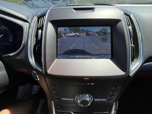 Used 2020 Ford Edge Titanium image 8