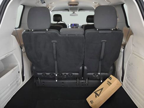 Used 2019 Dodge Grand Caravan SE w/ UConnect Hands-Free Group image 37