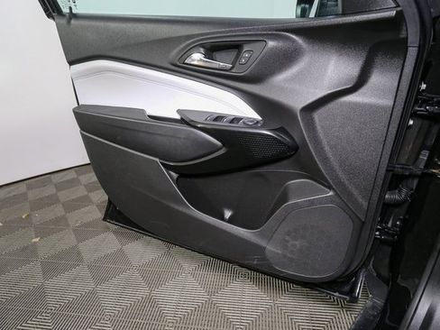 Used 2024 Chevrolet Trax LT w/ Driver Confidence Package image 36