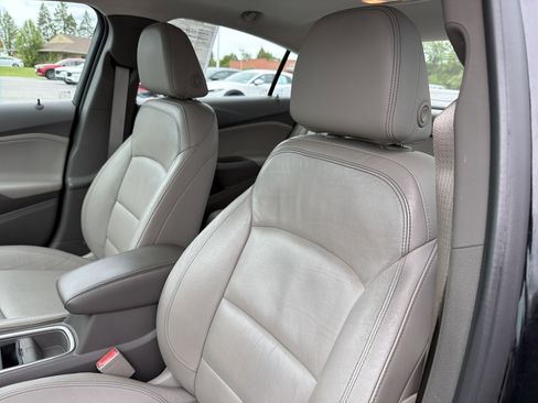 Used 2016 Chevrolet Cruze Premier FWD image 16