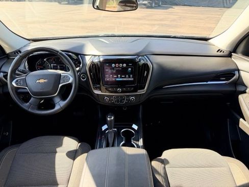 Used 2018 Chevrolet Traverse LT FWD image 20