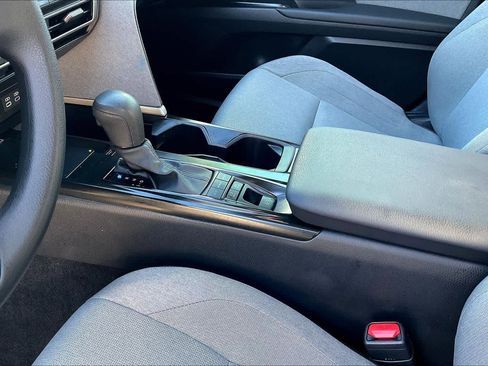 Used 2025 Toyota Camry LE w/ Convenience Package image 16