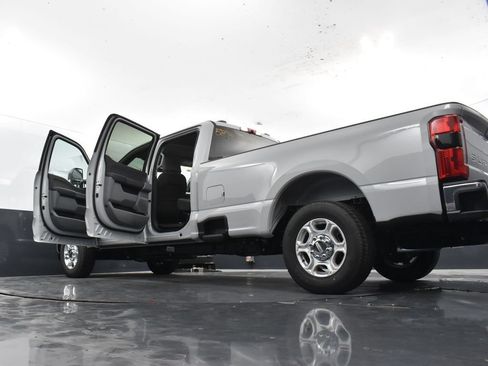 New 2026 Ford F250 XLT w/ XLT Premium Package RWD image 39