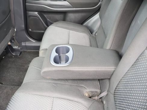 Used 2018 Mitsubishi Outlander ES image 26