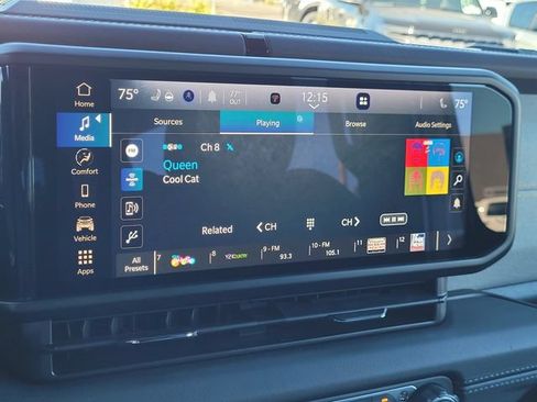Certified 2025 Jeep Wrangler Unlimited Sahara w/ Safety Group AWD/4WD image 9