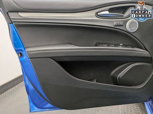 Used 2023 Alfa Romeo Stelvio Veloce AWD/4WD image 8