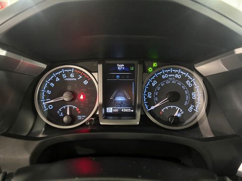 Certified 2022 Toyota Tacoma SR5 image 29